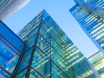 Looking up a skyscraper